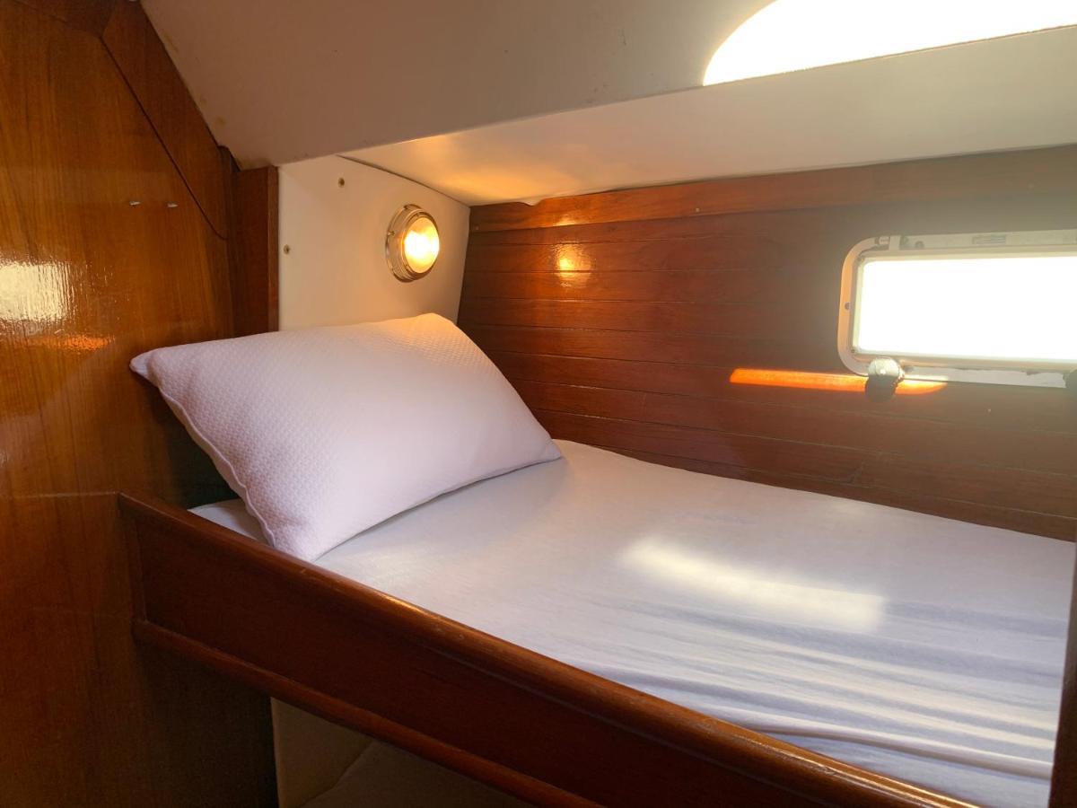 Nuit Sur Un Bateau Hotel La Rochelle  Kültér fotó