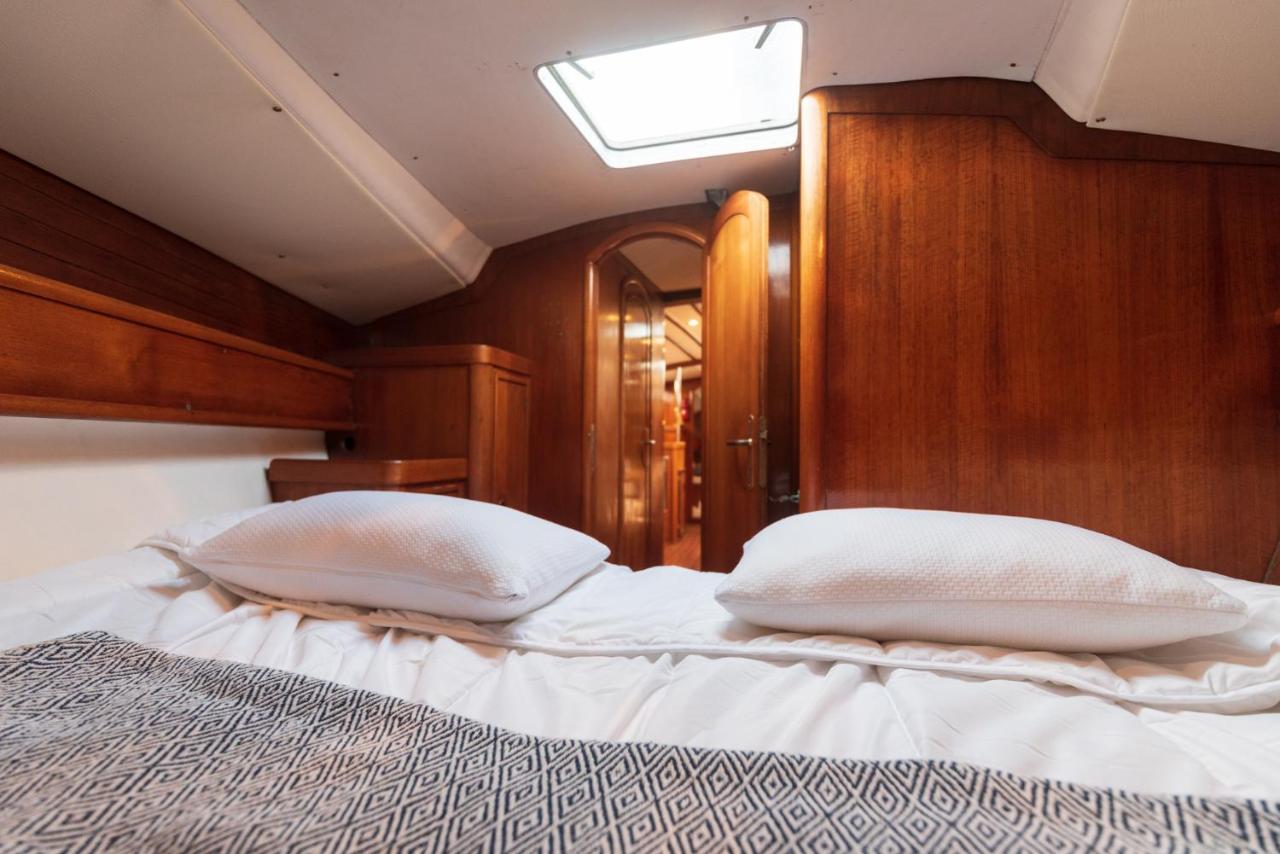 Nuit Sur Un Bateau Hotel La Rochelle  Kültér fotó